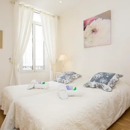 Sleeps 4 Air Con Wifi 아파트 칸느