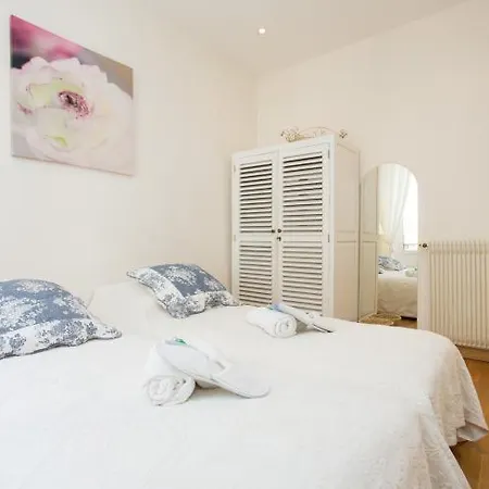 Sleeps 4 Air Con Wifi Apartment *